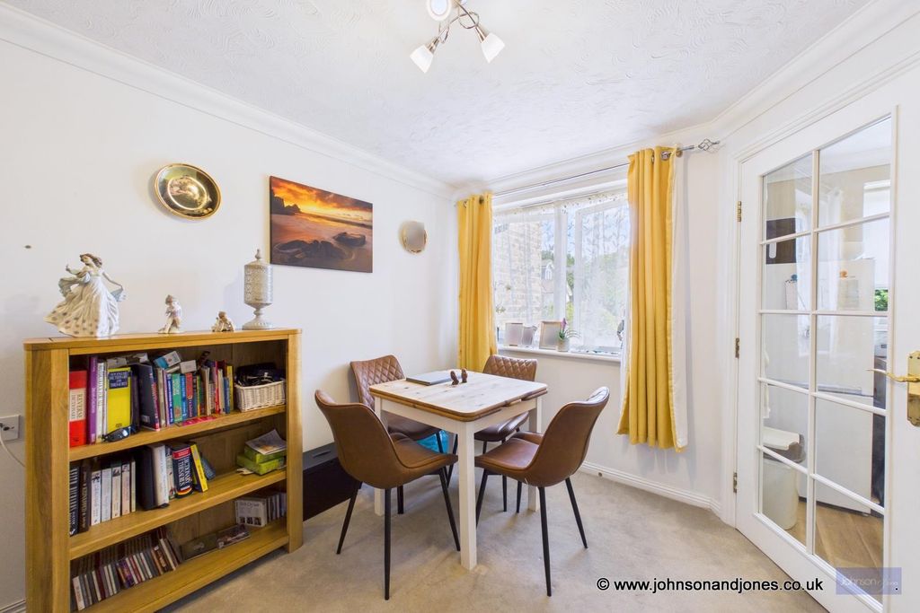 Property photo 3 of 9 3 Dining.Jpg