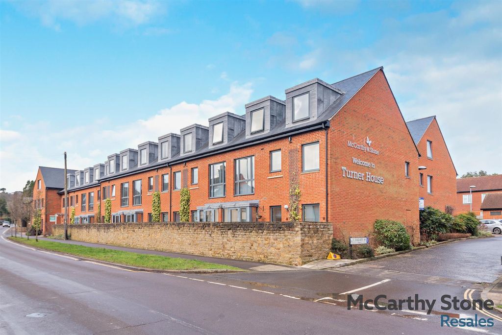 Property photo 1 of 18 8642478-Exterior05-800.Jpg