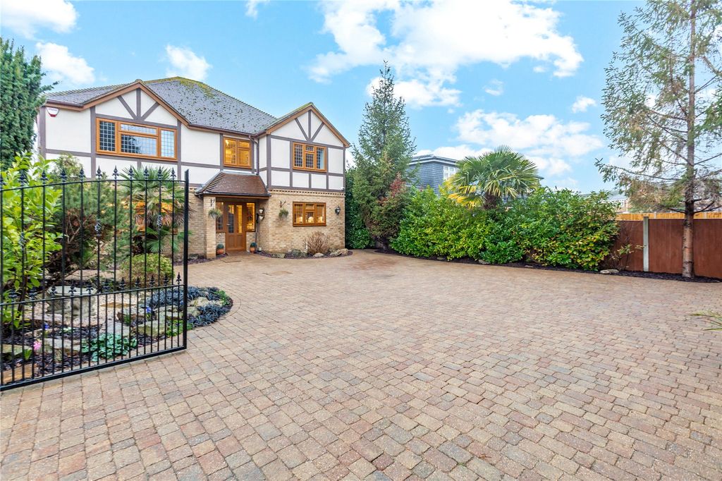 Property photo 3 of 18 Front