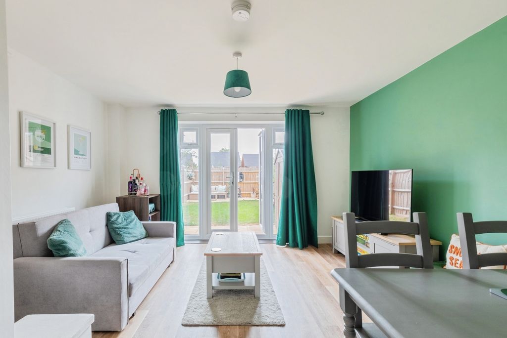 Property photo 2 of 15 Pbox-Img.Jpg