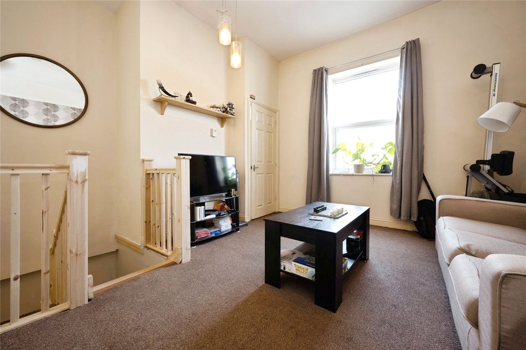 Property photo 2 of 13 Picture No. 21