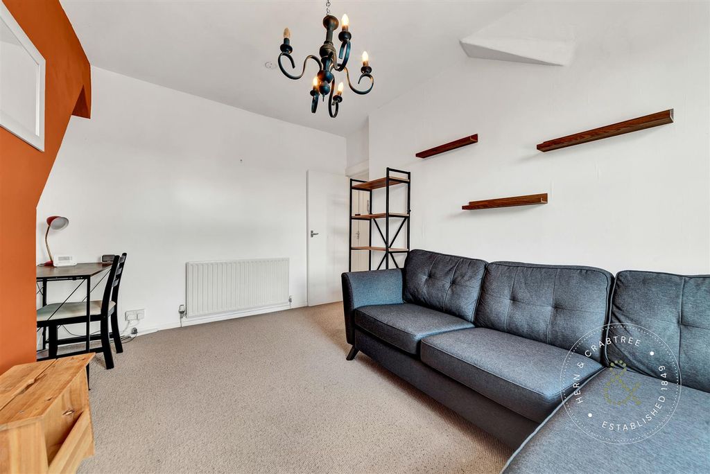 Property photo 3 of 11 Kings-Road-03.Jpg