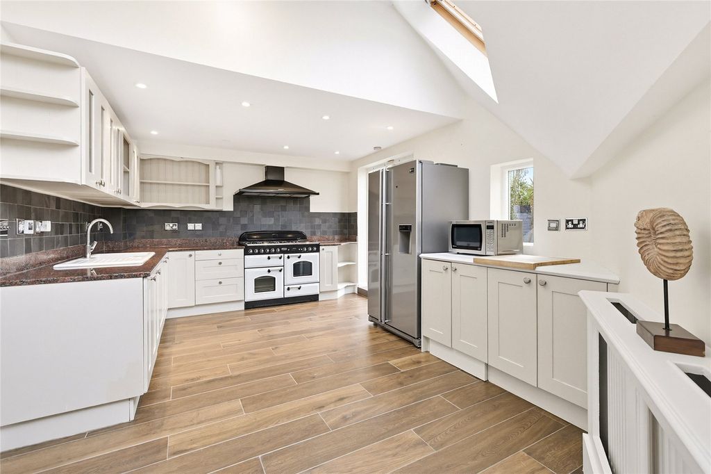 Property photo 2 of 12 Picture No. 06