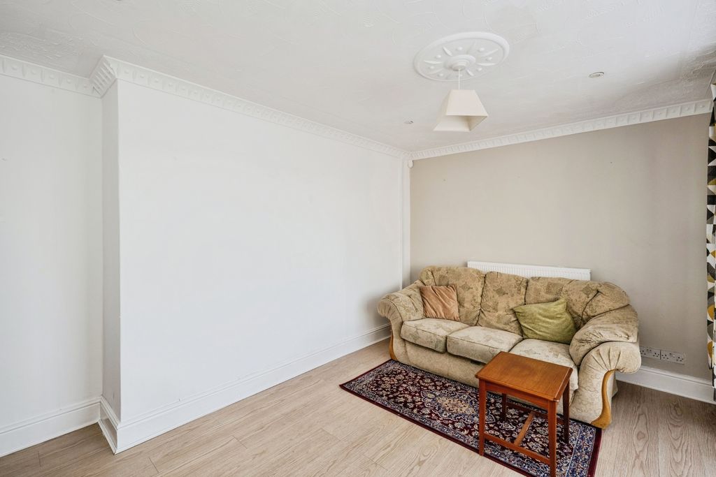 Property photo 3 of 20 Pbox-Img.Jpg