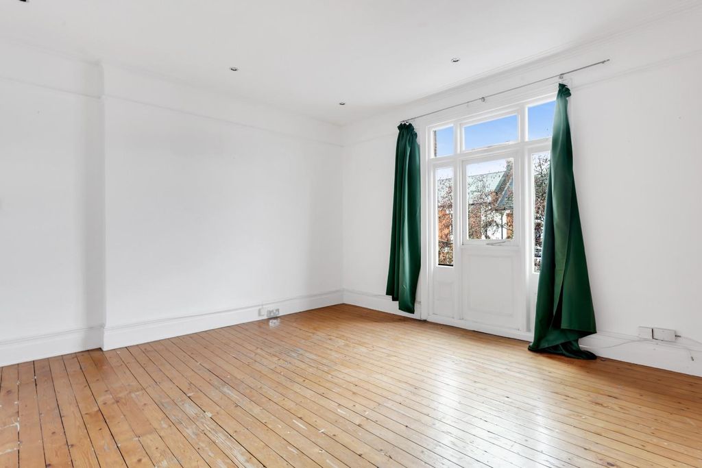 Property photo 2 of 11 Reception