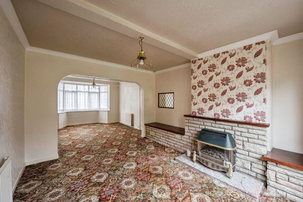 Property photo 2 of 19