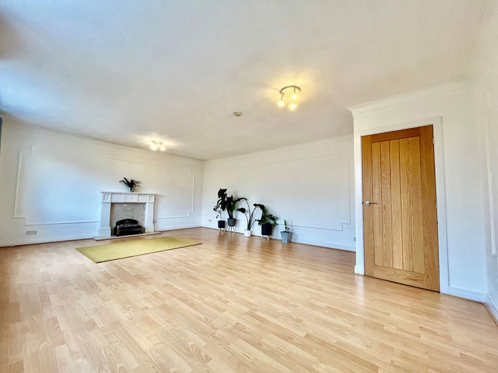 Property photo 3 of 9 Image