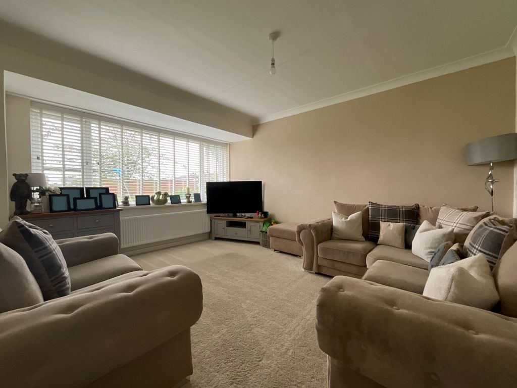 Property photo 2 of 19 4534173