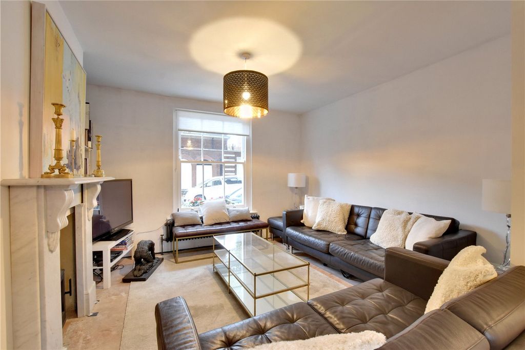 Property photo 3 of 21 Picture No. 02