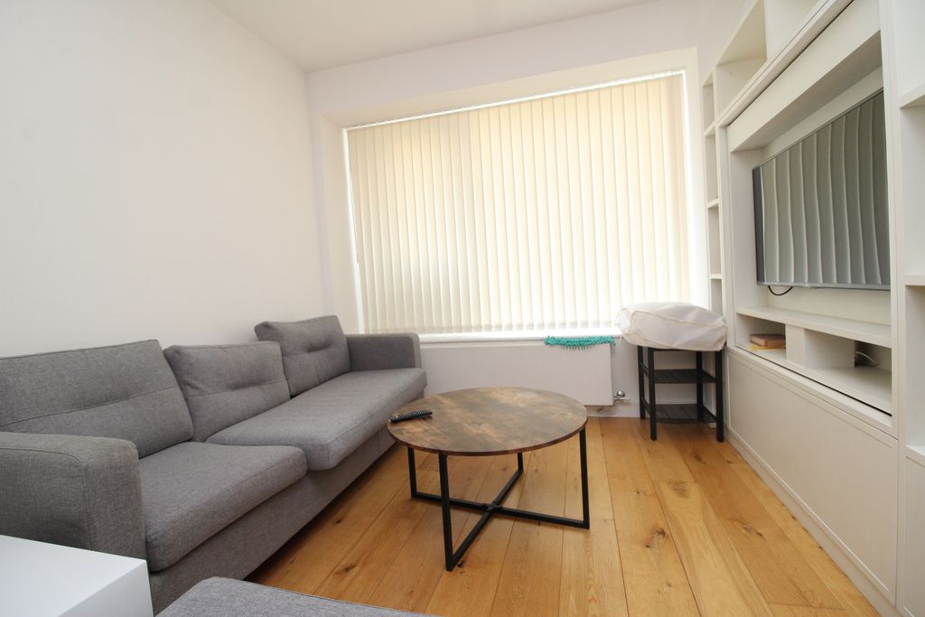 Property photo 3 of 10 Gallery