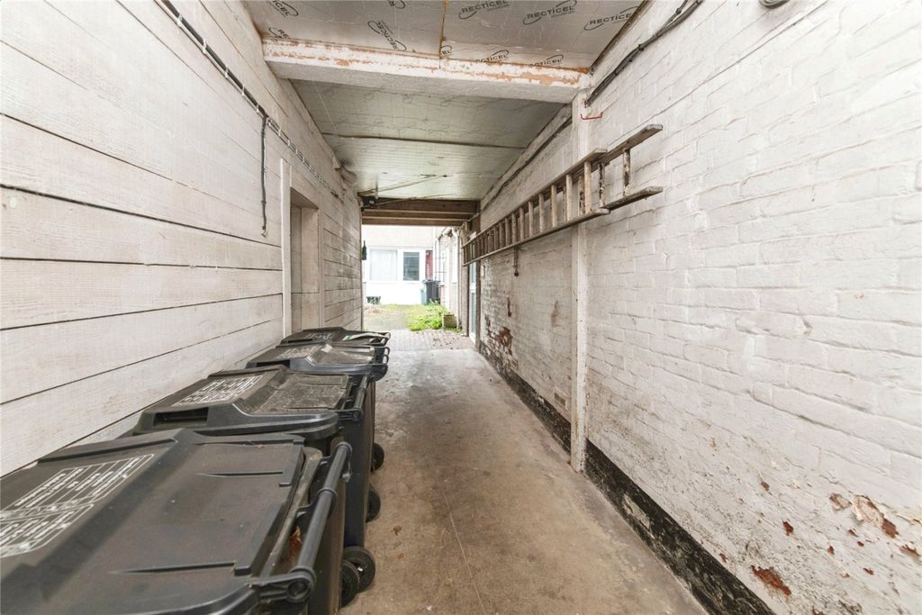 Property photo 3 of 18 Picture No. 17