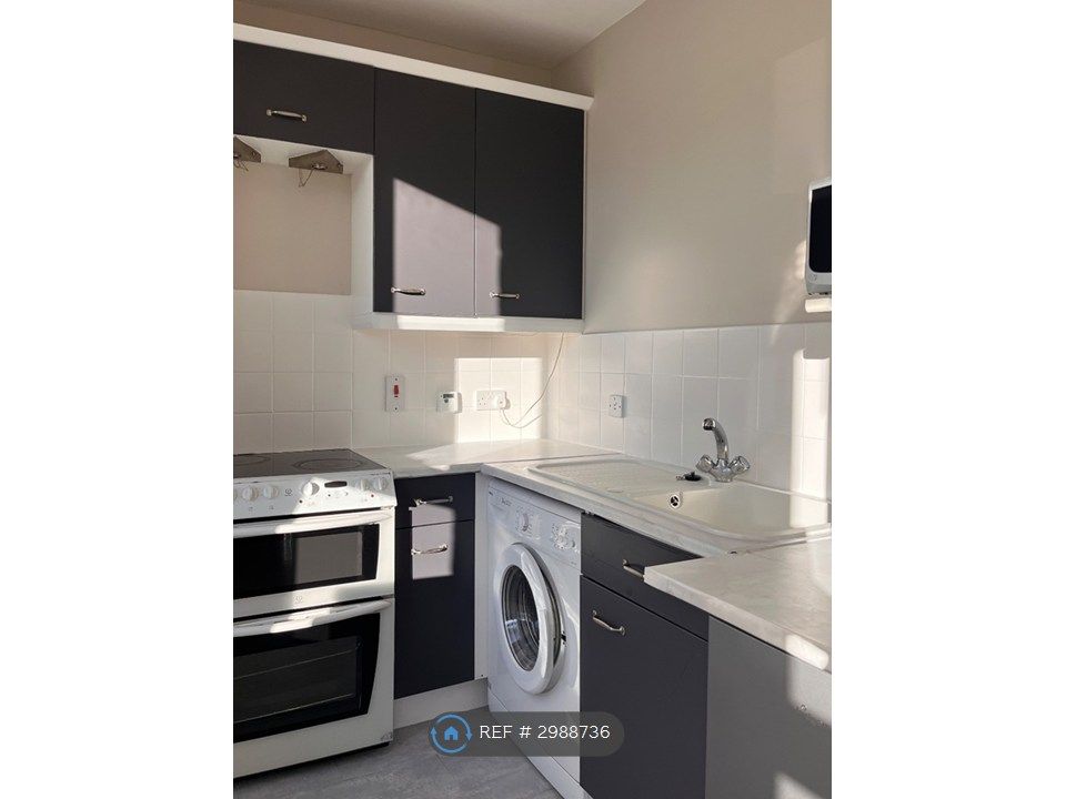 Property photo 1 of 18 Kitchen