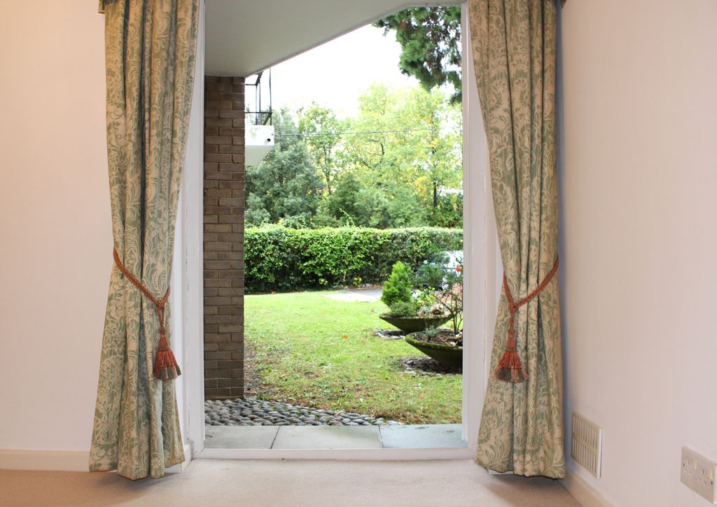 Property photo 2 of 24