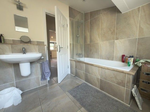 Property photo 1 of 6 Bathroom