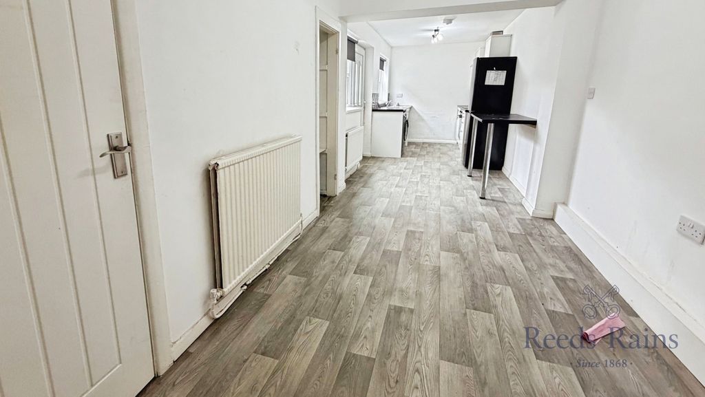 Property photo 3 of 7 Pbox-Img.Jpg