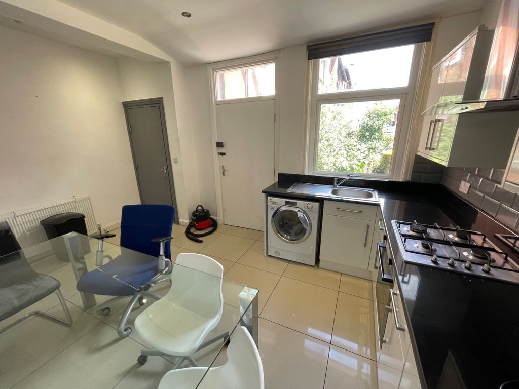 Property photo 3 of 11 Picture No. 04