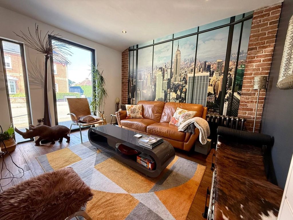 Property photo 2 of 11 Picture No. 15