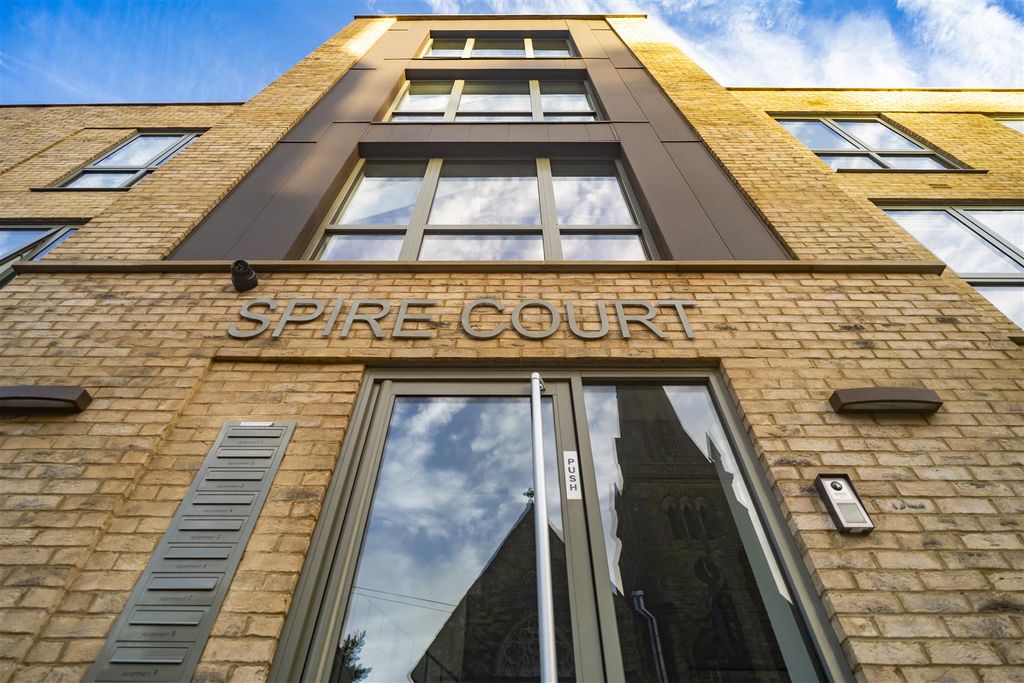 Property photo 2 of 19