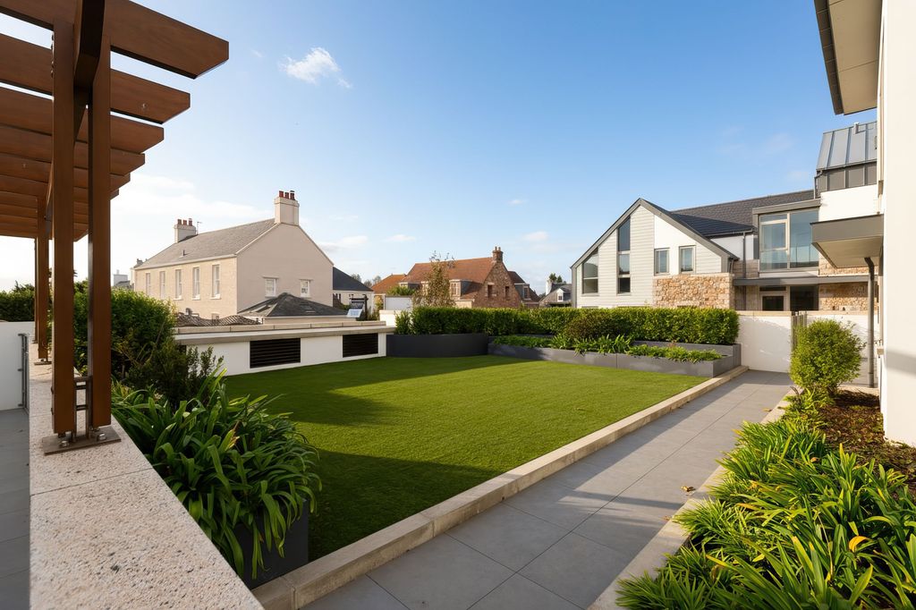 Additional image 22 of 2 bed flat for sale2 Elizabeth House - The Waves, Grouville JE3