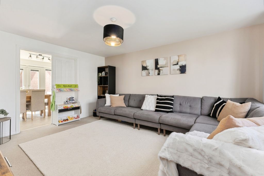 Property photo 2 of 27 Pbox-Img.Jpg