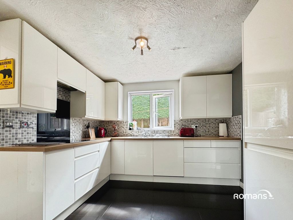 Property photo 2 of 15 Kitchen