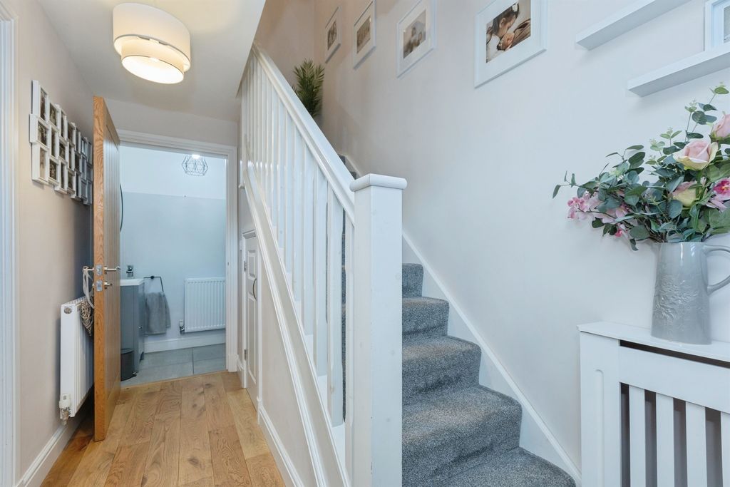 Property photo 3 of 21