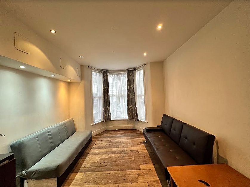 Property photo 2 of 12