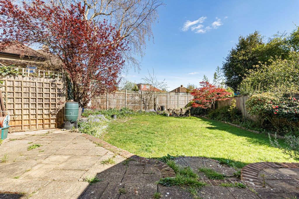 Additional image 8 of 3 bed semi-detached house for saleQueens Avenue, Hanworth TW13