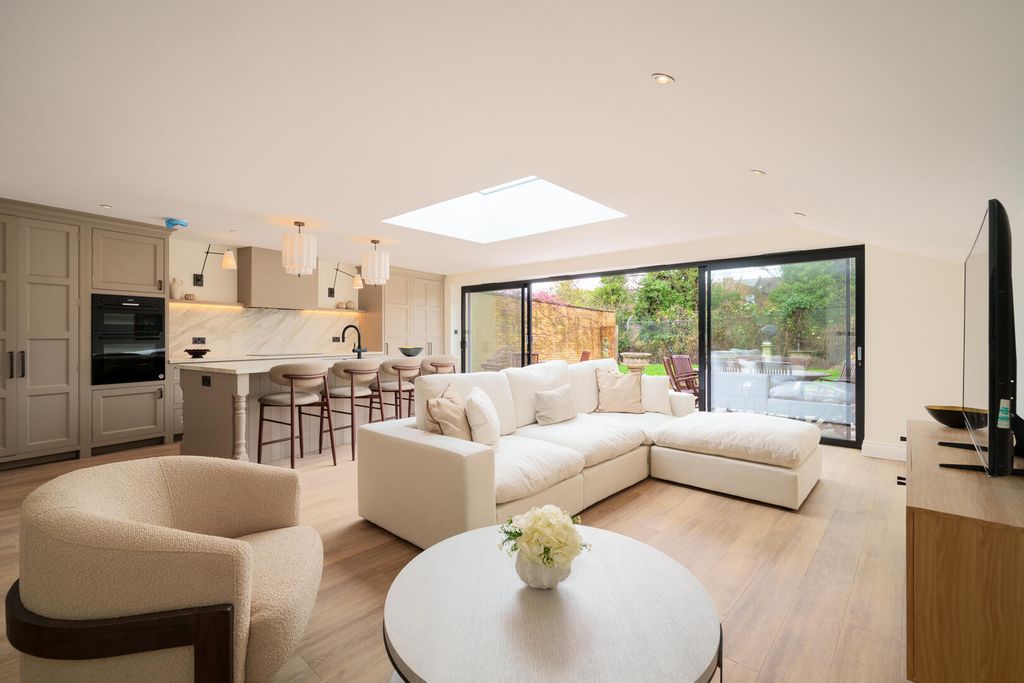 Property photo 3 of 24 Living Room