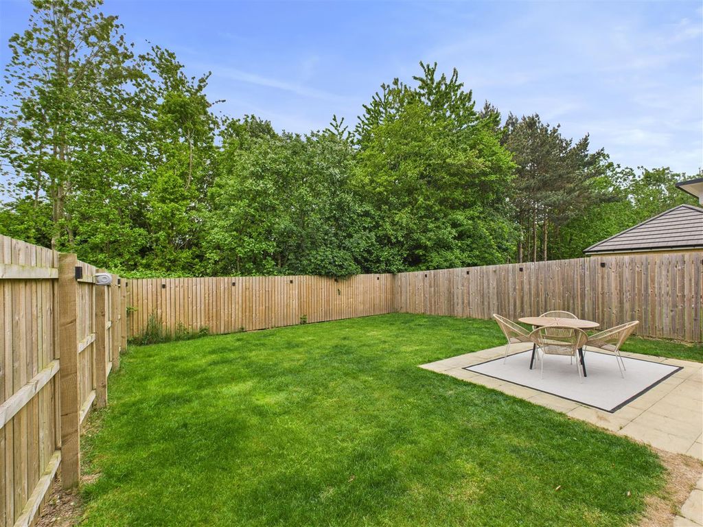 Property photo 3 of 16 Outside