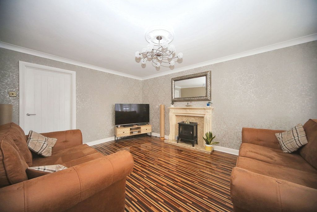 Property photo 2 of 22