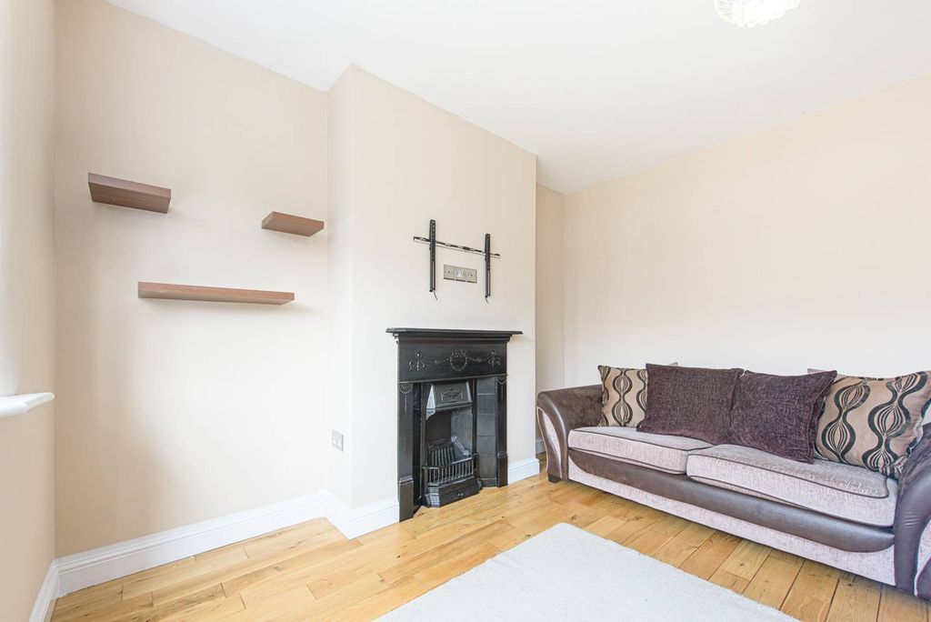 Property photo 3 of 7