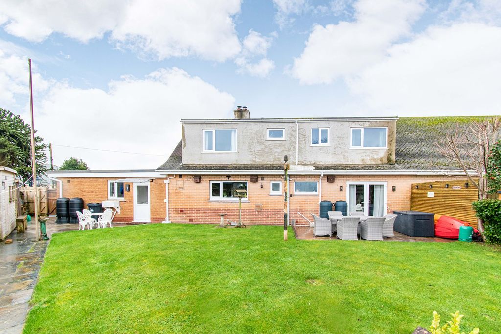 Property photo 3 of 22