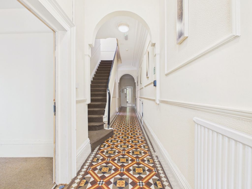 Property photo 2 of 32 4952374