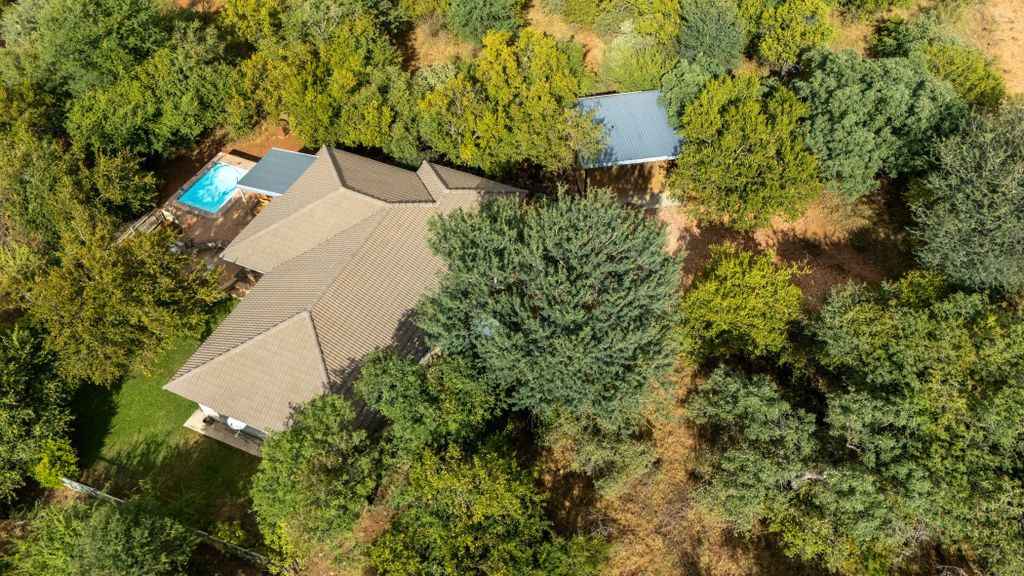 Property photo 2 of 38 1Hs1687457