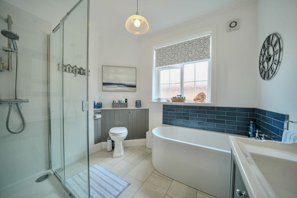 Additional image 20 of 3 bed flat for saleCliff Avenue, Leylands NR27