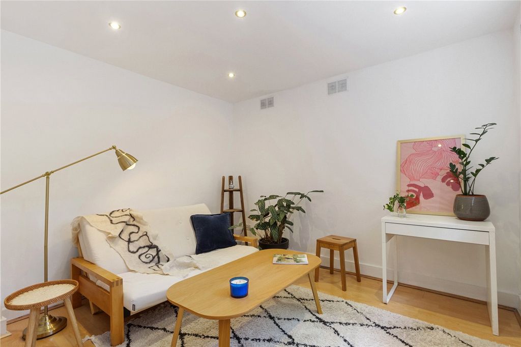 Property photo 2 of 12 Picture No. 21