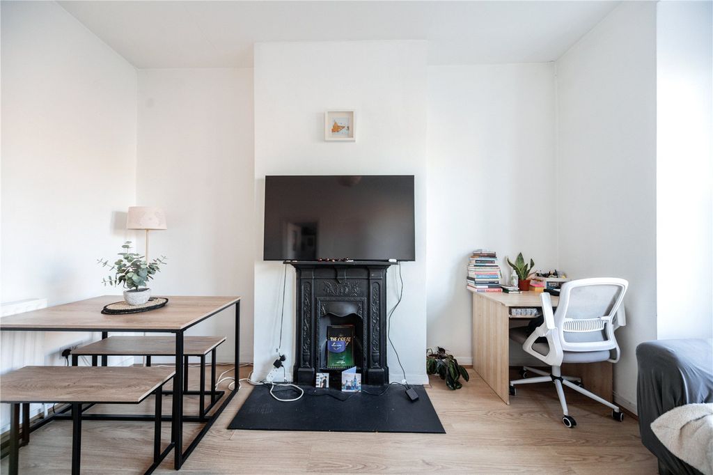 Property photo 3 of 14 Picture No. 31