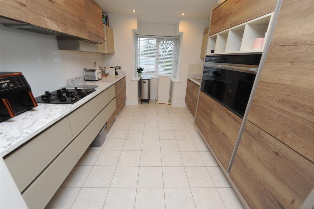 Property photo 3 of 24