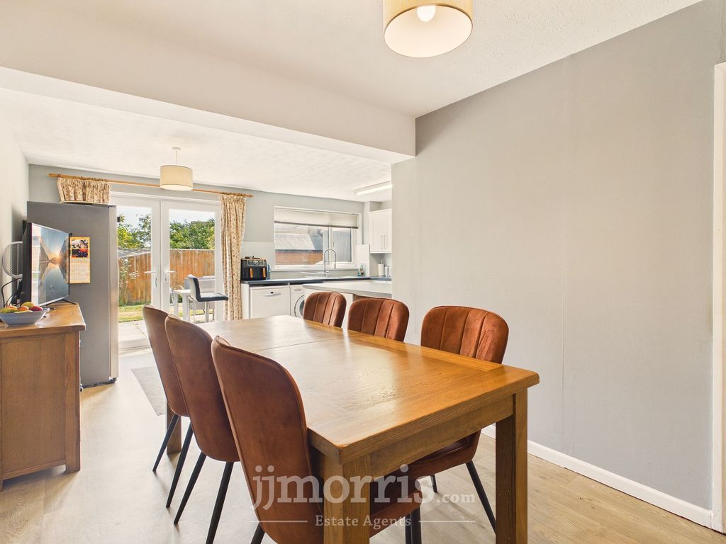 Property photo 2 of 30