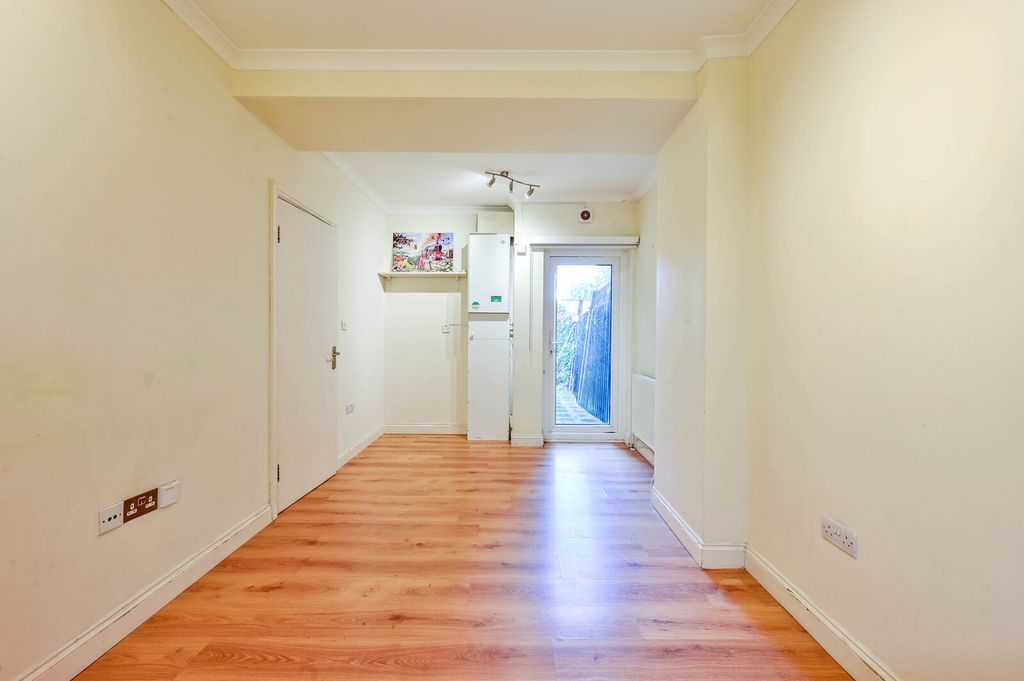 Property photo 1 of 5