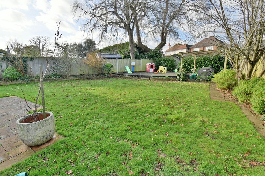 Property photo 2 of 23