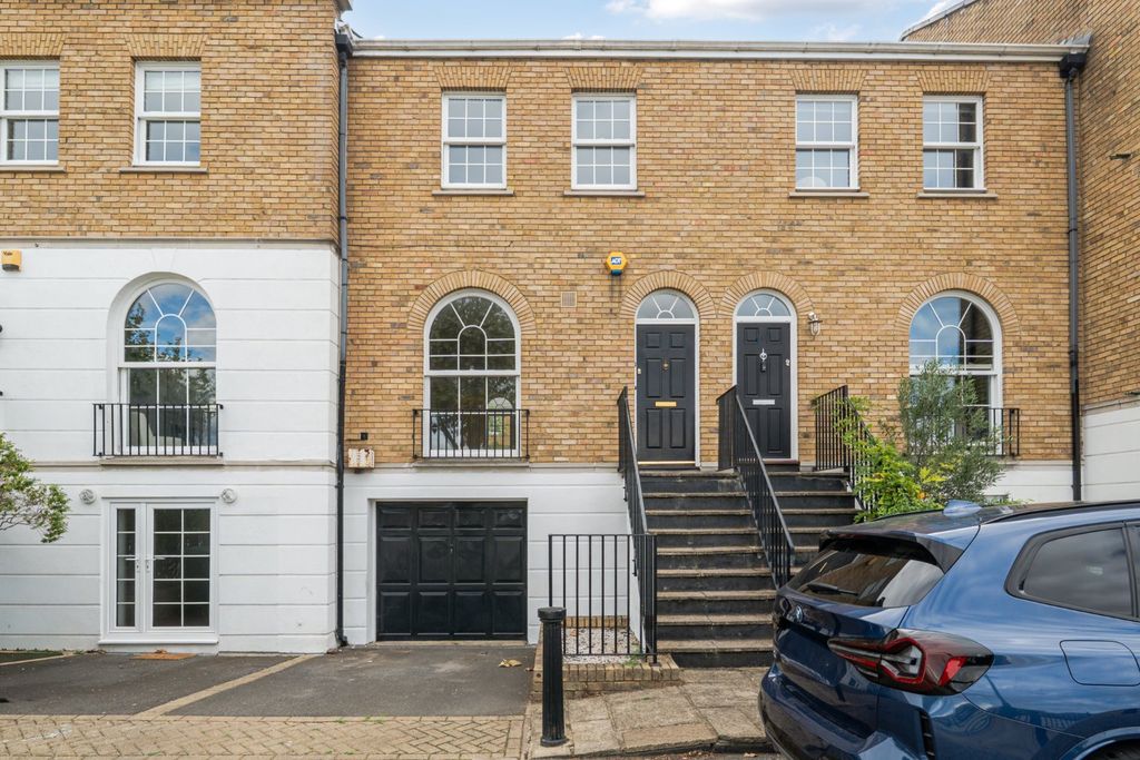 Property photo 1 of 14 External