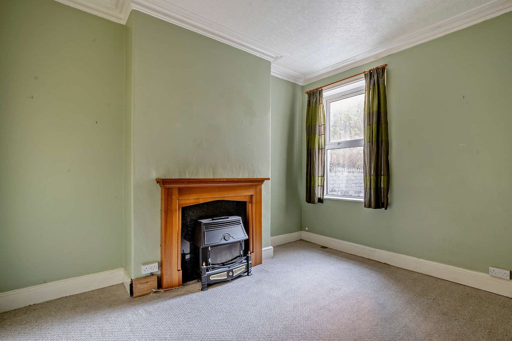 Property photo 2 of 35