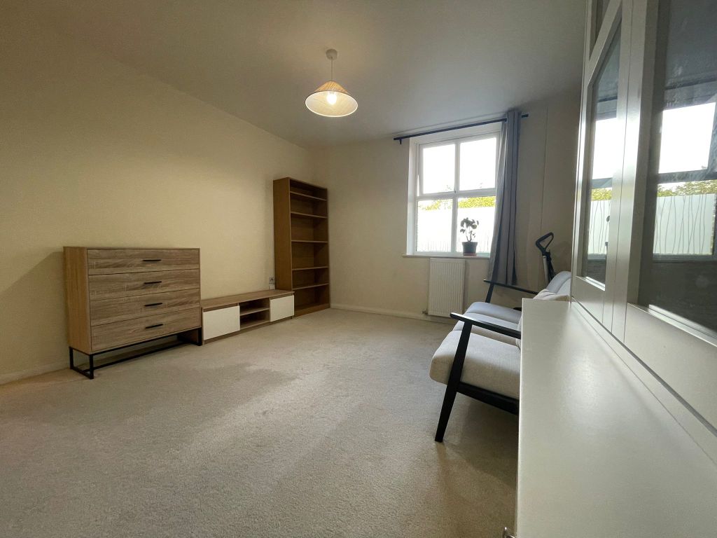 Property photo 3 of 33