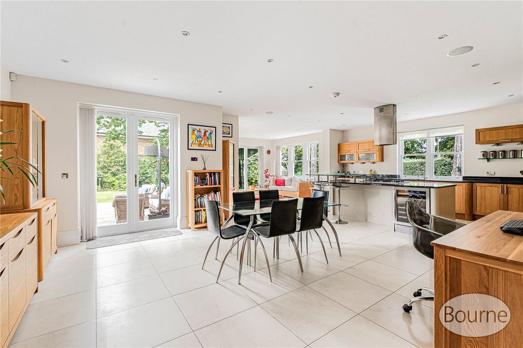Property photo 3 of 32 Picture No. 34