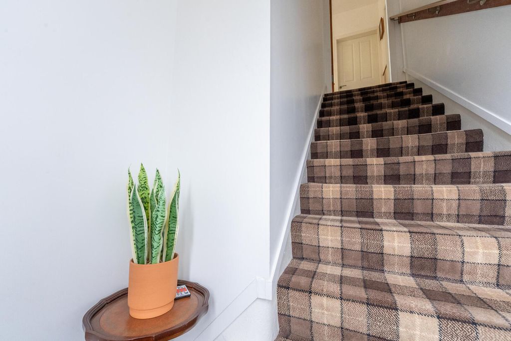 Property photo 2 of 27 Hallway