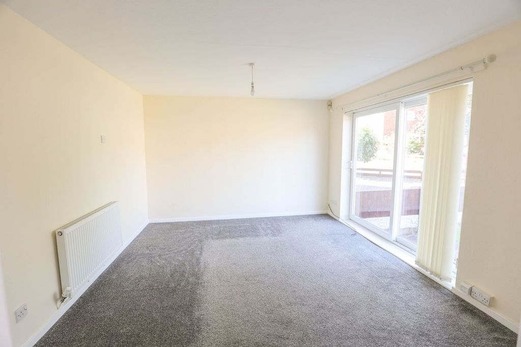 Property photo 3 of 12 Dining Lounge