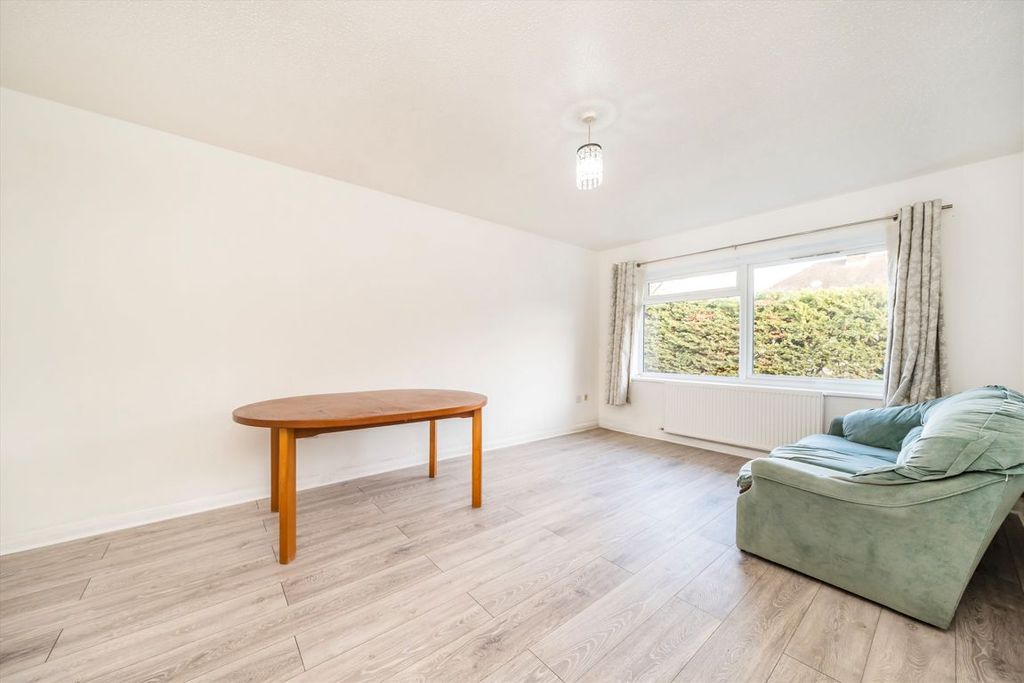 Property photo 3 of 4