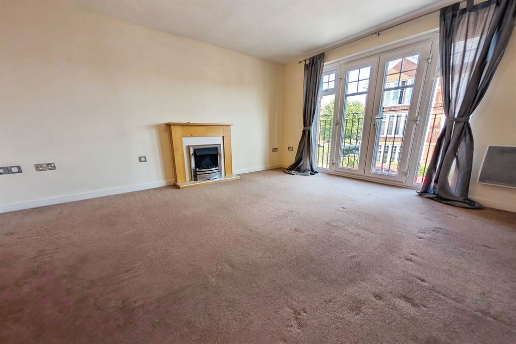Property photo 2 of 6 (Main)